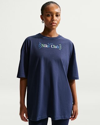 Nike Sportswear Classic Women's Oversized T-Shirt. Nike.com